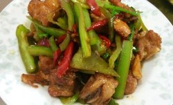 越辣越爱的—爆炒排骨
