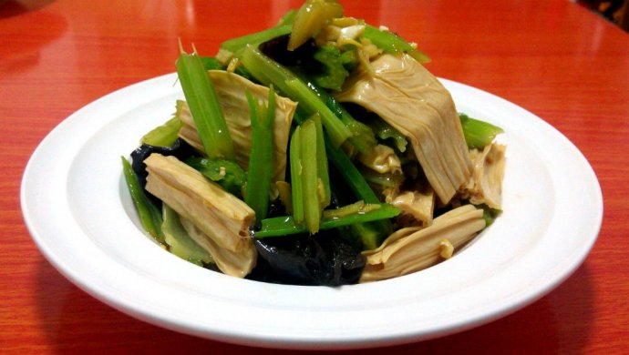 芹菜拌腐竹