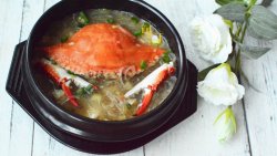 梭子蟹粉丝煲：鲜掉眉毛的海鲜粉条砂锅