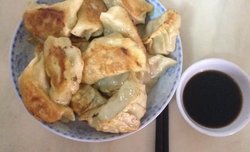 白萝卜煎饺子。