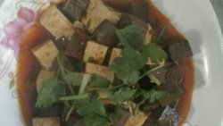 鸭血炖豆腐