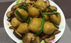 酱油闷鱼丸