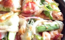 海鲜芦笋香肠披萨