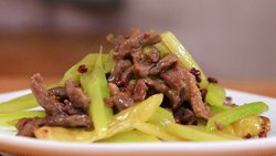 芹菜炒牛肉丝