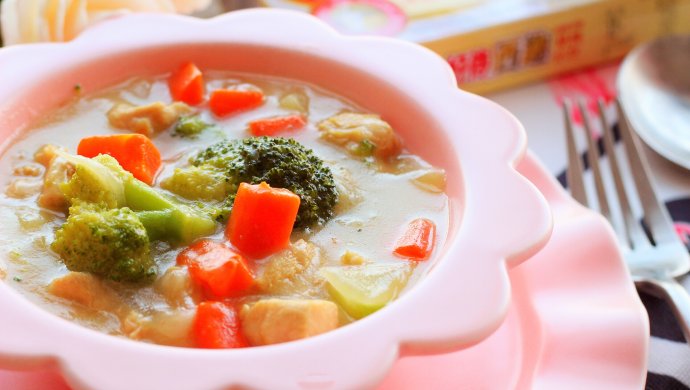 鸡肉蔬菜浓汤