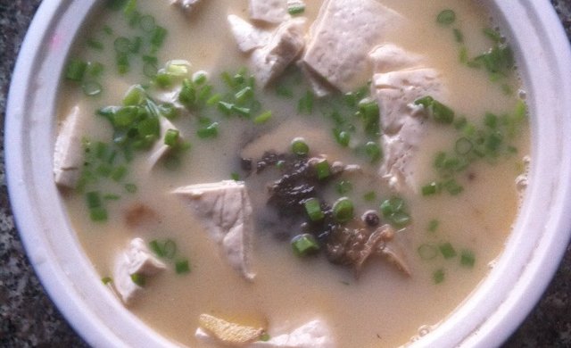 鱼头炖豆腐