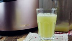 柠檬芹菜梨汁