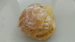 柠檬奶油霜泡芙