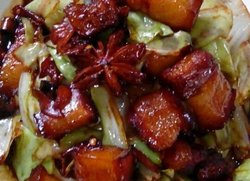 包菜红烧肉