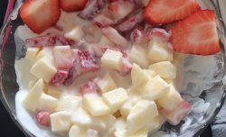 草莓苹果酸奶料理