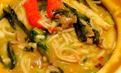 学校食堂的砂锅面