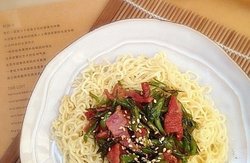 青椒培根盖泡面