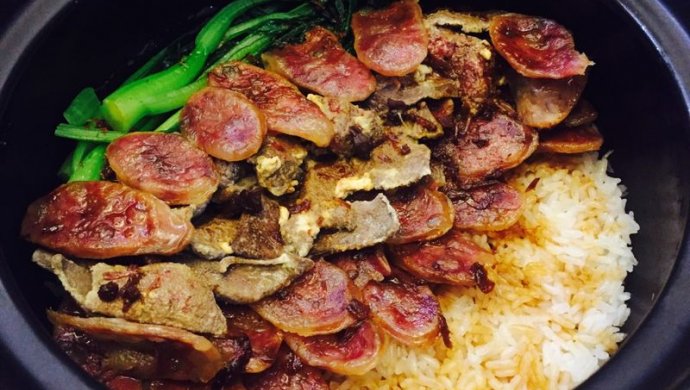 香肠猪肝煲仔饭