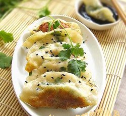锅贴饺子