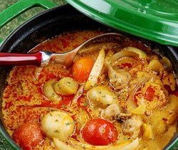 红咖喱鸡肉杂蔬