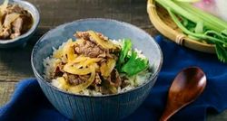牛肉盖饭