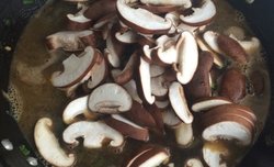红烧香菇排骨