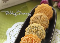 广式莲蓉蛋黄月饼