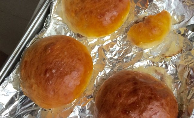 手揉面团的福音～薏米红豆面包