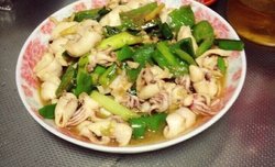 炒鱿鱼仔