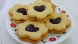 酥松的巧克力夹心饼干