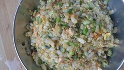 宝宝三文鱼蛋包饭