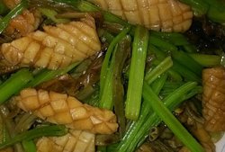 芹菜炒鱿鱼