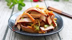 芹香小炒鸡蛋干