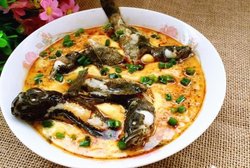 塘鲤鱼蒸蛋