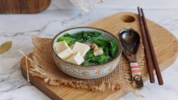 青菜平菇豆腐汤