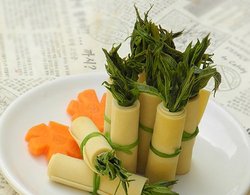 豆皮香椿卷儿