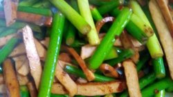 蒜薹炒豆干