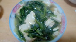 豆腐煮青菜油麦菜