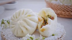 洋槐花酱肉包子