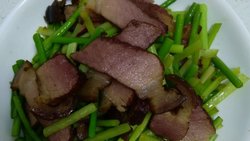 蒜苗烟熏肉