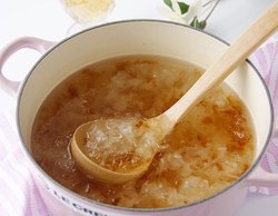 桃胶雪耳羹