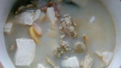 咸肉河蚌豆腐汤