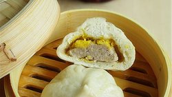 咸蛋黄大肉包