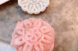 冰皮月饼（草莓、抹茶皮，豆沙馅）