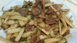 杏鲍菇爆炒鸡胗