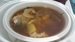 当归枸杞鲫鱼汤