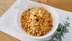 粒粒分明的夏日缤纷蛋炒饭