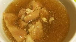 满满的胶原蛋白--黄豆猪蹄汤