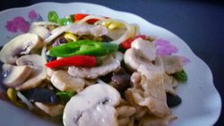 蘑菇炒肉片