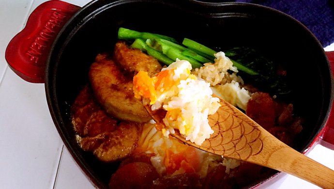 鹅肝腊肠煲仔饭