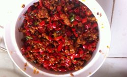 爆炒辣椒肉丁（独家）