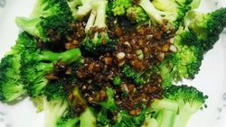 清淡怡人的—白灼西兰花