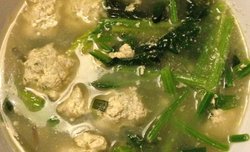 猪肉丸子菠菜汤