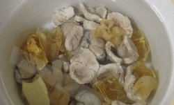 花胶炖瘦肉汤