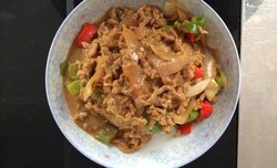 青椒洋葱牛肉盖浇饭